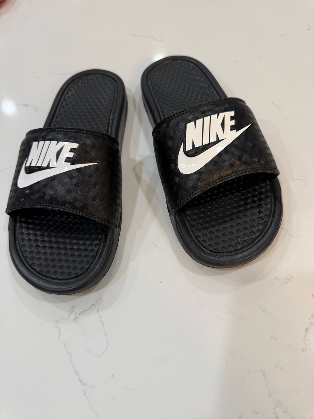 ⚫ Nike Women’s Black Slide Sandals – Size 8